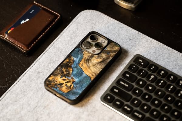 Carved carousel Facebook ad: New iPhone 15 Cases (10 of 10)