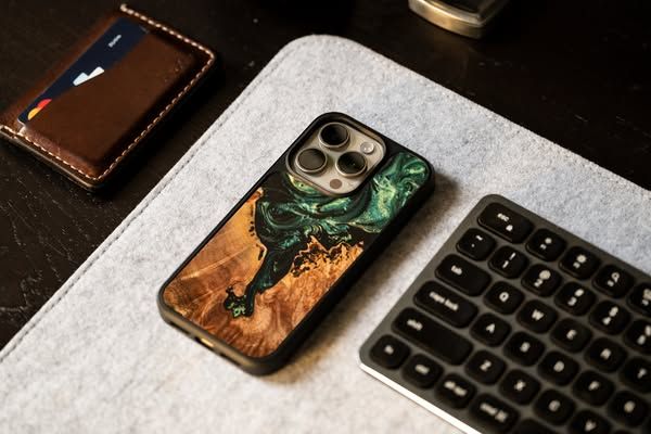 Carved carousel Facebook ad: New iPhone 15 Cases (9 of 10)